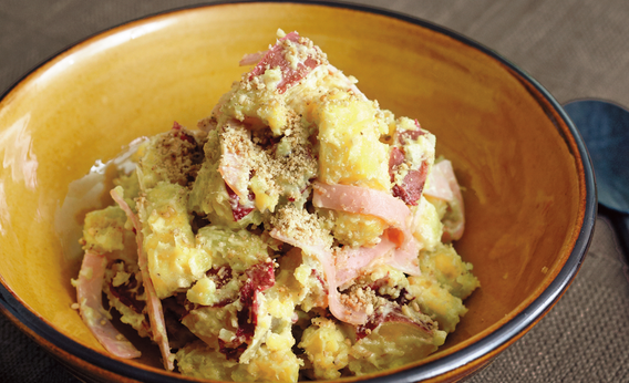 さつまいもとハムのごまマヨ和え