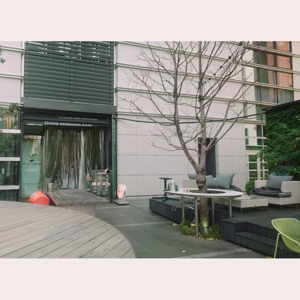 16-12-03-21-37-42-168_deco