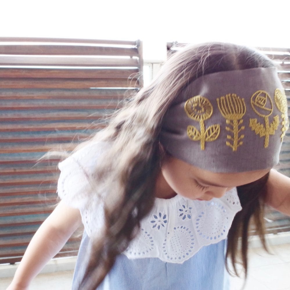 1色刺繍で花咲きほこるヘアバンドを作りました Lee