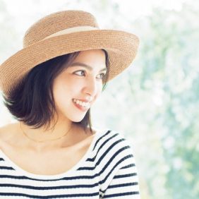 脱いでもサマになる帽子の簡単ヘアアレンジ Lee