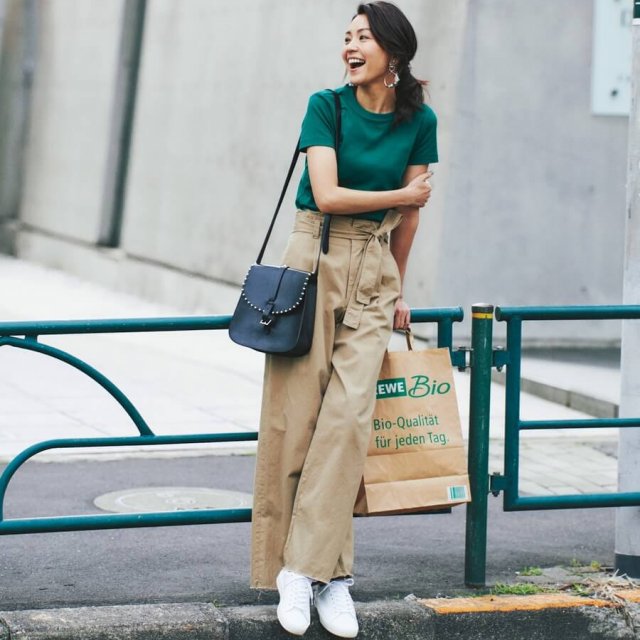 ユニクロUのTシャツは、Sサイズで女らしさと細見え度をUP