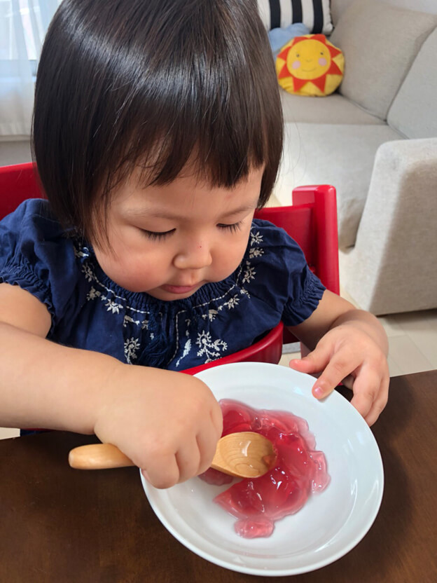 佐藤かなさん-ゼリーが意地悪する