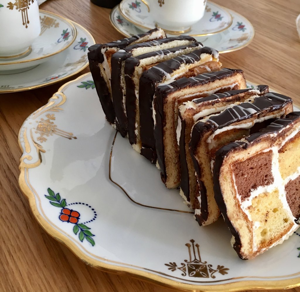 マッターホーンのケーキの切れ端が購入可能な製菓材料専門の直営店フォンテーヌ Lee