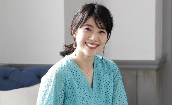 潮田玲子さん 愛情不足になるのでは 育児と仕事の両立に葛藤 私の 出産 リアルストーリー Lee