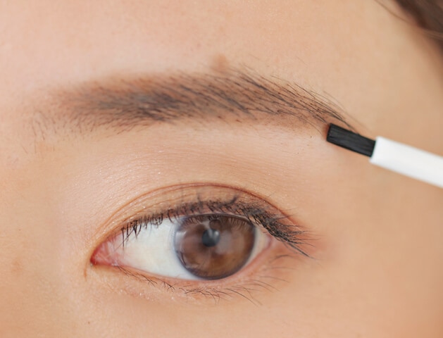 How to Apply Subtle Daytime Makeup: 15 Steps (with Pictures)