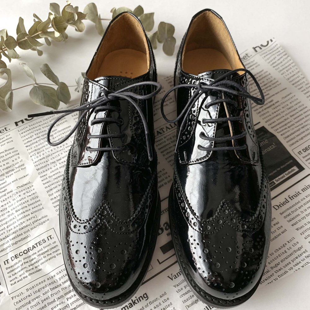 秋のフラット靴☆que shoesのウィングチップレースアップシューズ | LEE