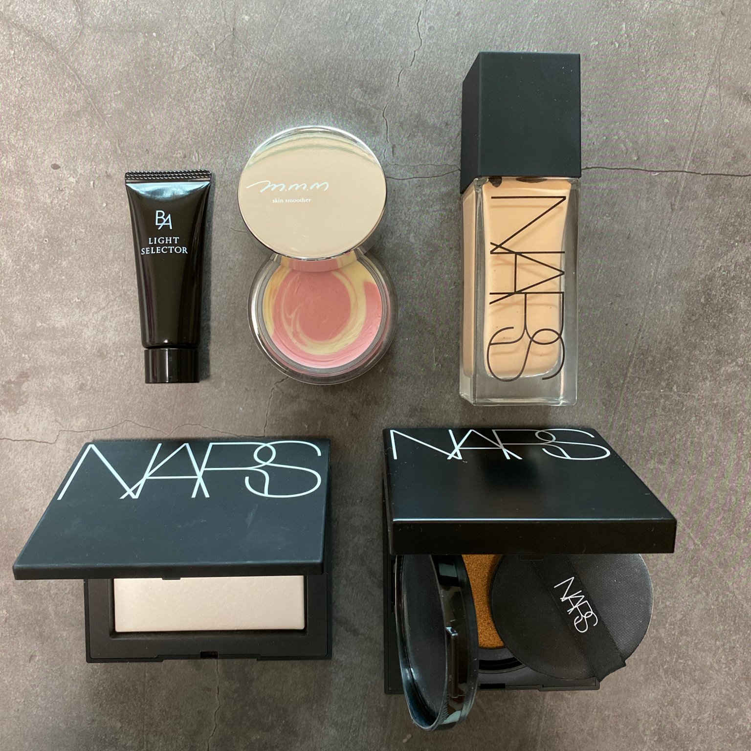 【毛穴悩みベースメイクの推し】m.m.m（ムー）“スキンスムーザー”&amp; NARS“ ティンティッドグローブースター” LEE