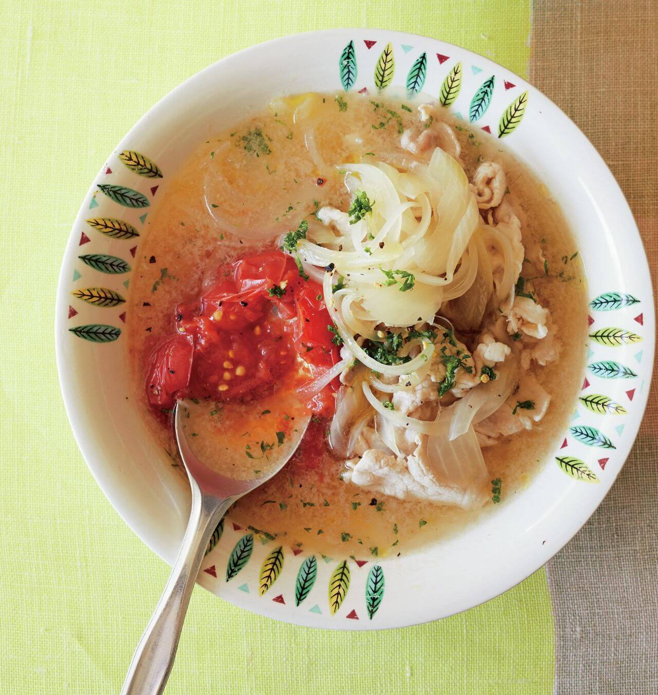 【時短】「丸ごとトマトと豚肉のナンプラースープ」レシピ／ワタナベマキさん