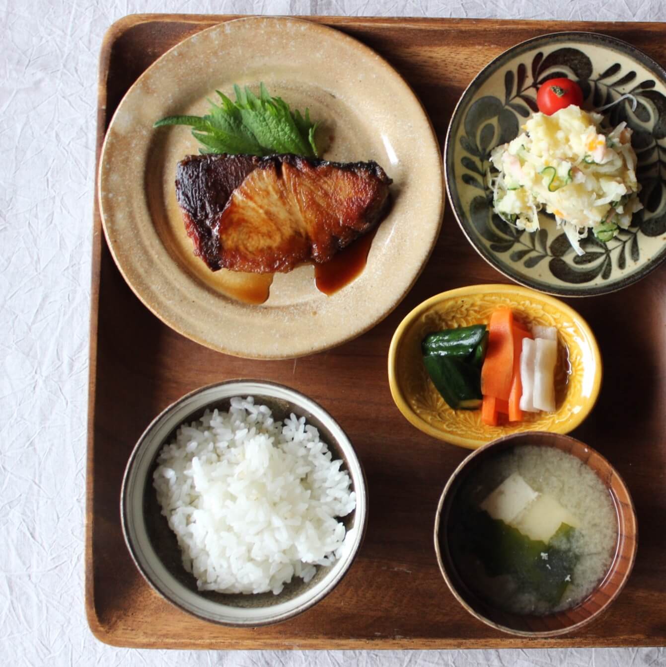 アンダー300円のうつわと子どもごはん Lee