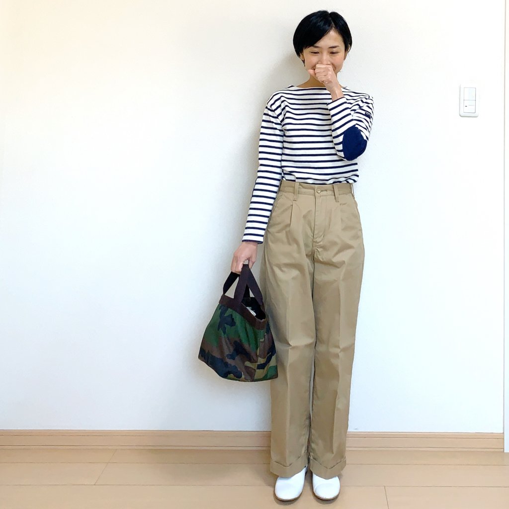 コレクション 制服に着替える 通勤服