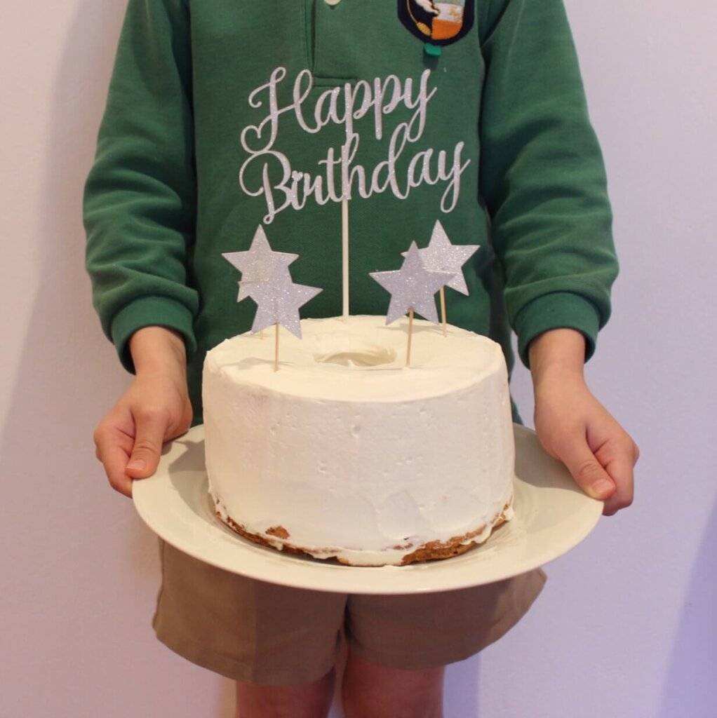 シフォンケーキ お家で作る誕生日ケーキ Lee