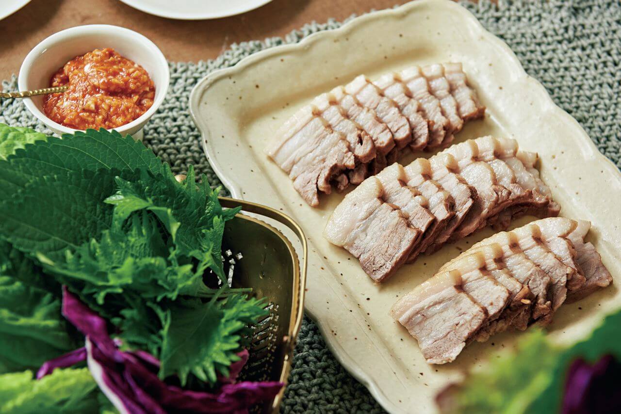 済州 チェジュ 島式ゆで豚の葉っぱ巻き コウケンテツさんの元気が出る出る 韓国ごはんレシピ Lee