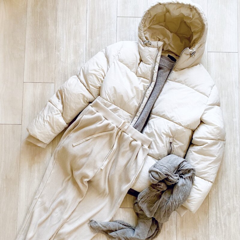 GU×H&M の防寒アイテムで真冬の白コーデ。 | LEE