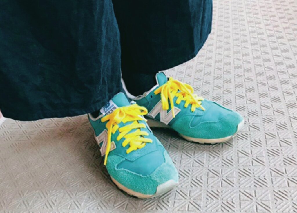 LEEキャラクター・田森みのりさん／シンプルベーシックなおしゃれが好きなので、さし色にと購入しましたが、さらにアクセントとしてきかせたいと思い、自分で靴紐をイエローにチェンジ！　