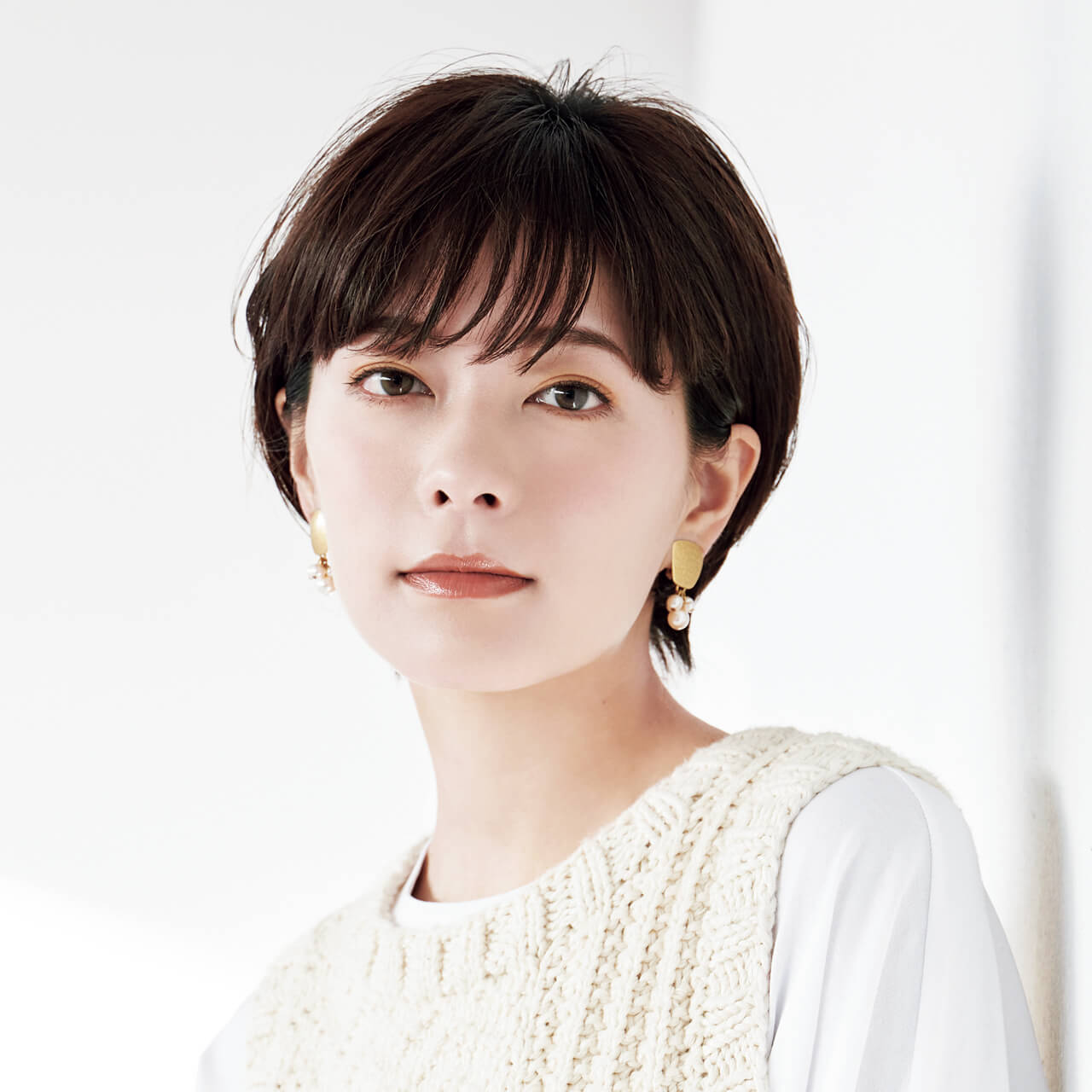 表面が長めのタイト× ショートが旬な印象