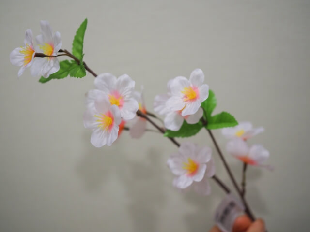 ダイソー 造花で桜の髪飾りを作りました Lee