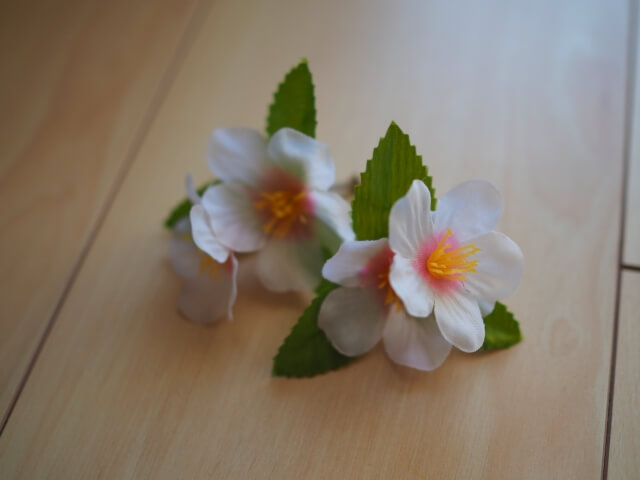 ダイソー 造花で桜の髪飾りを作りました Lee