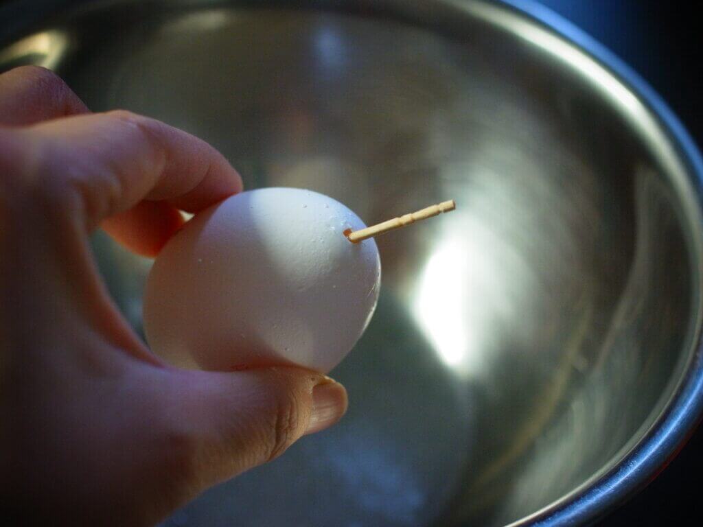 卵の殻で「イースターエッグ」を作りました！