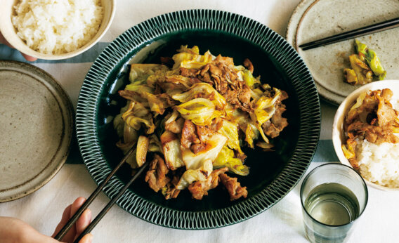 「豚バラとキャベツのウスターしょうゆ炒め」レシピ／堤 人美さん