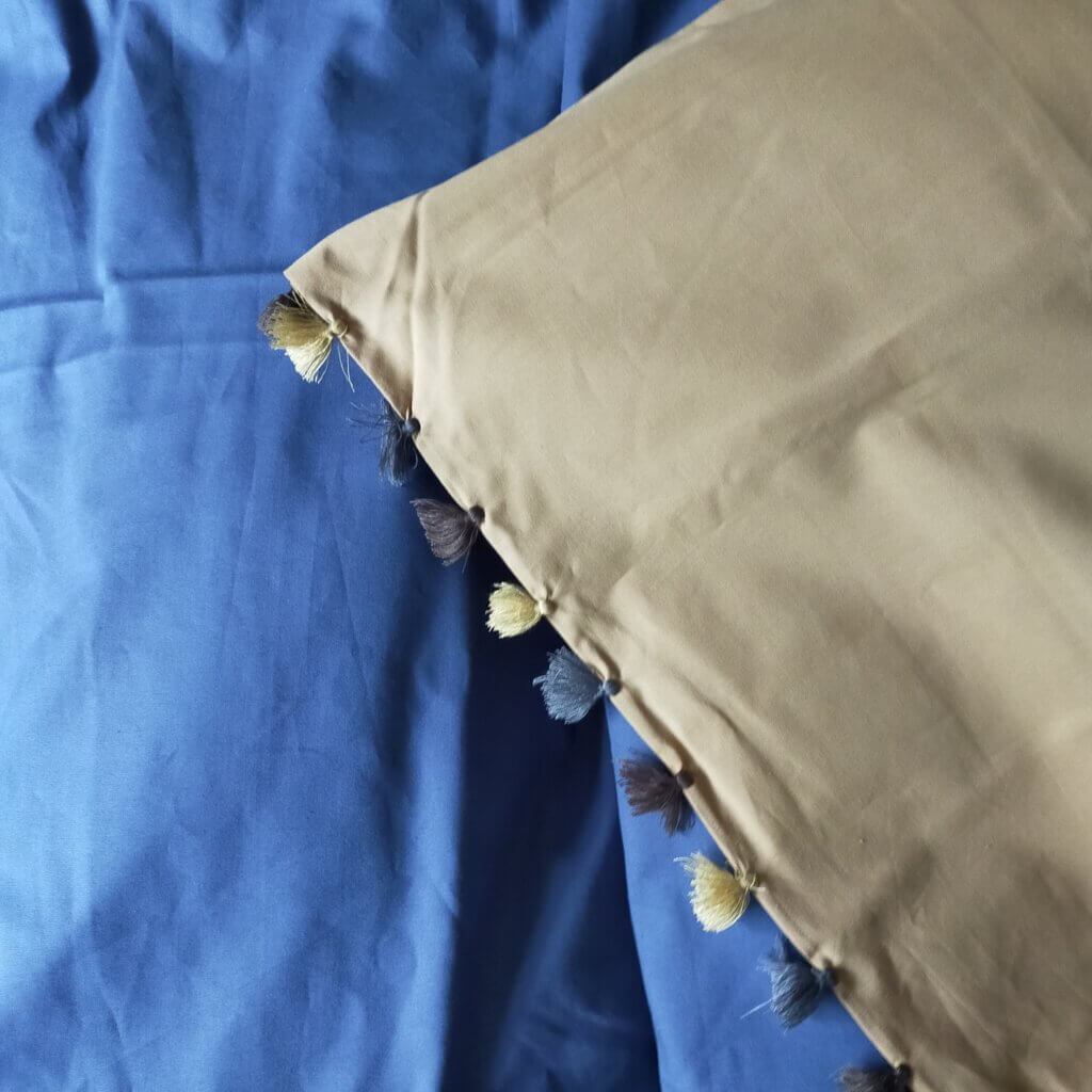 ZARA HOME】ベッドリネンをチェンジ。枕カバー＆布団カバーのサイズ感に寝具関係英単語を添えて。 | LEE