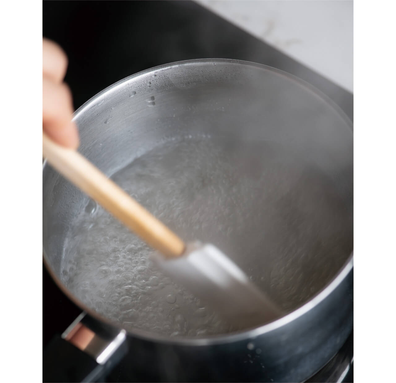 1.Aを合わせて火にかけ、混ぜながら沸騰させたまま2分ほど煮る。