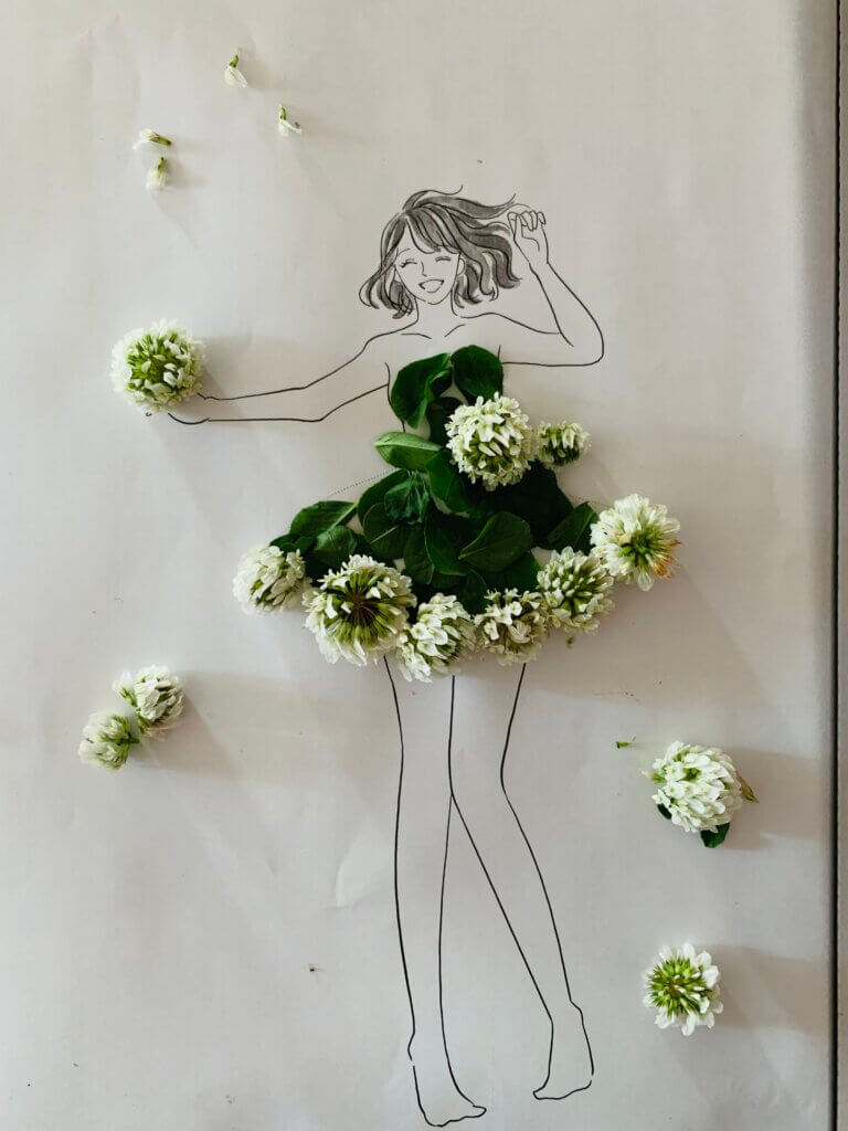 花びらでドレスを作る素敵な家遊び 梅雨時のおうち時間にもオススメの１冊 お花のドレス ページ 2 5 Lee