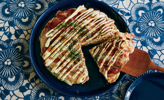 「豚バラのお好み焼き風卵焼き」レシピ／きじまりゅうたさん