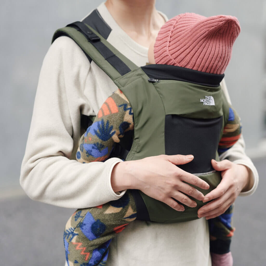 「Baby Compact Carrier」抱っこ使用イメージ