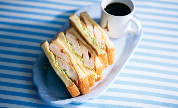 「鶏むねソテーのサンドイッチ」レシピ／きじまりゅうたさん