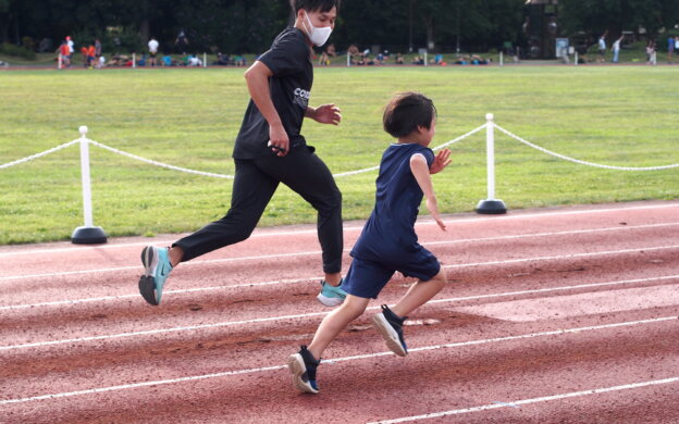 陸上スクール　かけっこ教室体験の様子