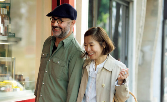 歩くのが楽しい街・パリで暮らす、鈴木ひろこさん夫妻のおしゃれの心得【LEE DAYS】