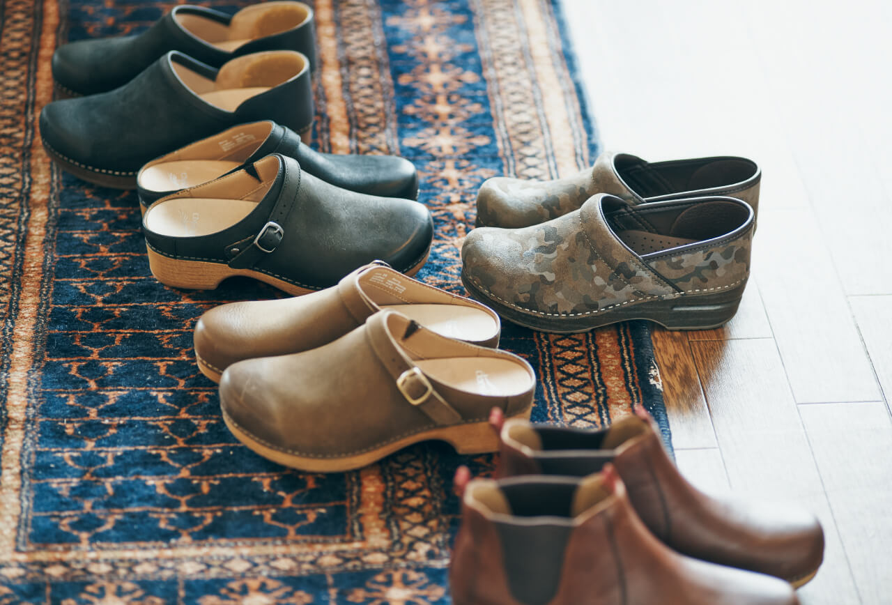 デンマークの木靴にインスパイアされ、1990年にアメリカで生まれた「ダンスコ」。