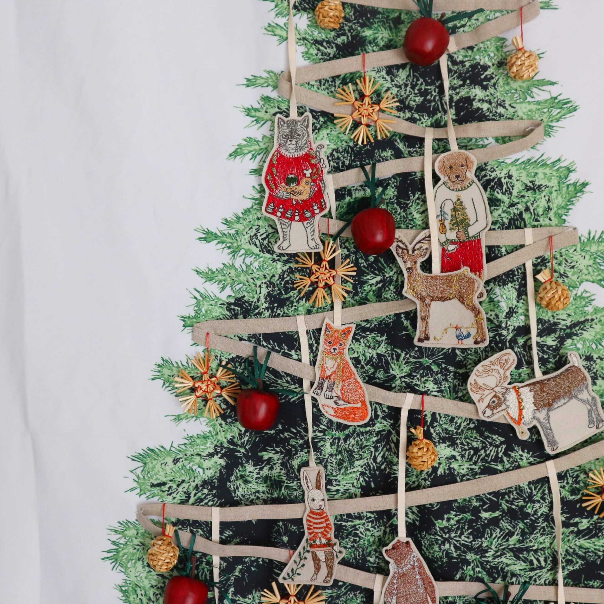 ニトリ、ダイソー…暮らし上手4人が今年買った「クリスマスの飾り」を
