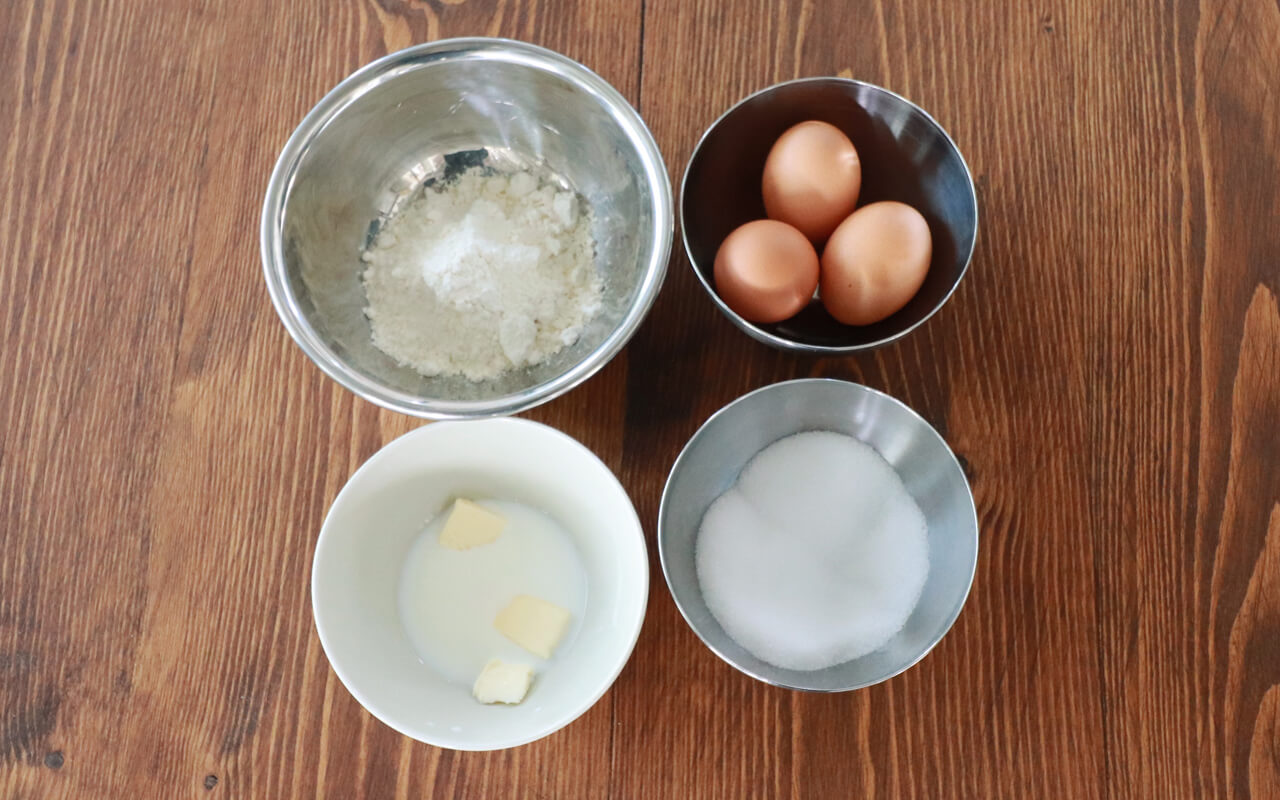 全卵（Mサイズ）　3個（150g） グラニュー糖　70g 薄力粉（スーパーバイオレット）　60g 食塩不使用バター　10g 牛乳　25cc