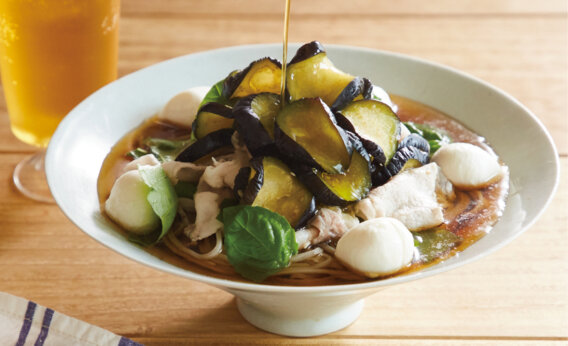 「豚しゃぶ、なす、バジルのぶっかけそば」レシピ／重信初江さん