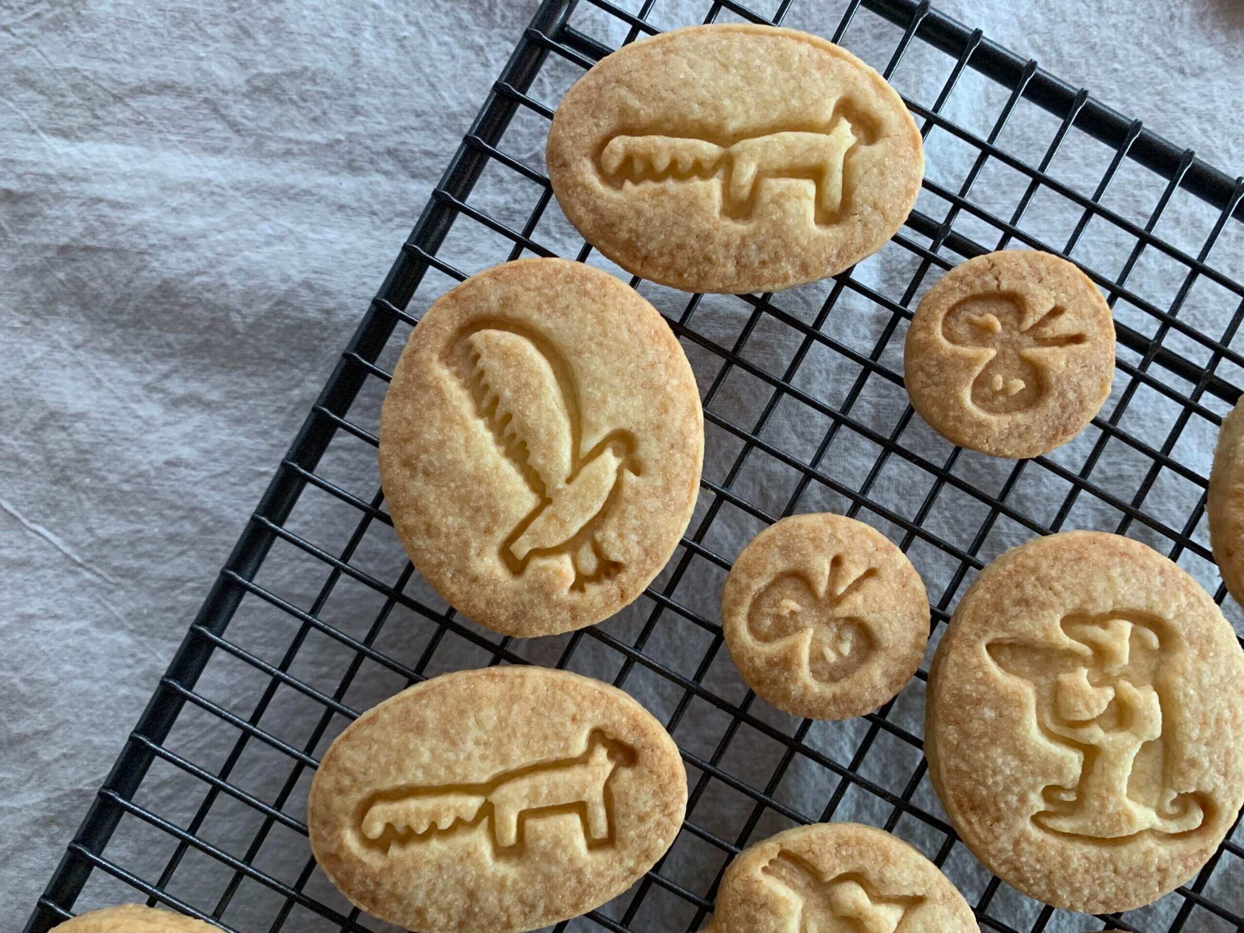 CHECK＆STRIPE 『冬の贈り物』トラネコボンボンのクッキー型＋α | LEE