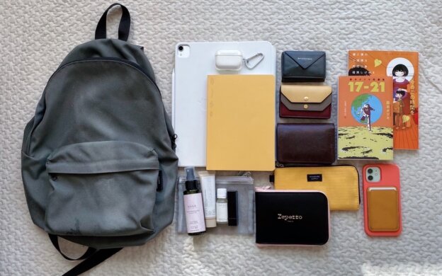 写真：LEEマルシェ担当の編集ボブッコのお仕事バッグとその中身
