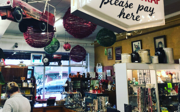 アンティークショップレジ