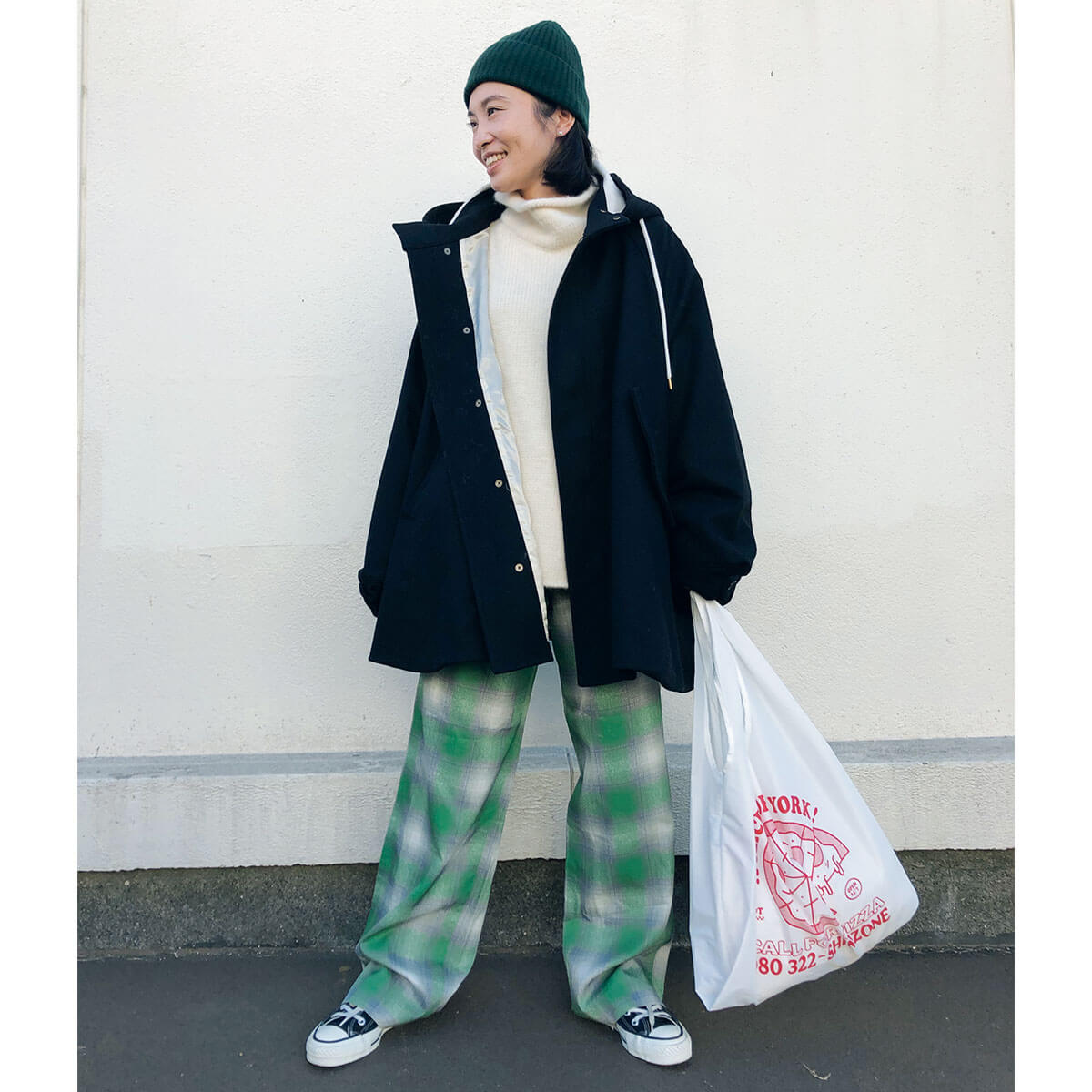 SNAPモデル太田麻未さん　Outer:THE SHINZONE Tops:THE SHINZONE Pants:THE SHINZONE Bag:BAGGU Shoes:CONVERSE