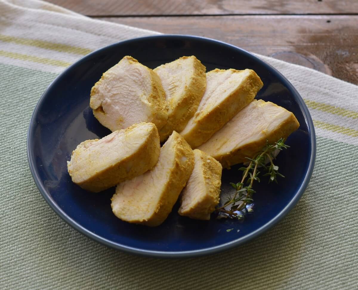 低温調理機能で作ったサラダチキン（タンドリー風味）の出来上がり