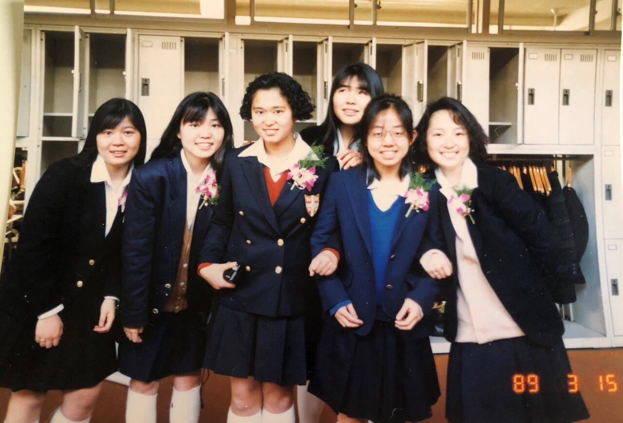 高校時代の海南さん（左から3番目）。この頃、よく父子二人旅をしていたそう（写真提供：海南友子さん）