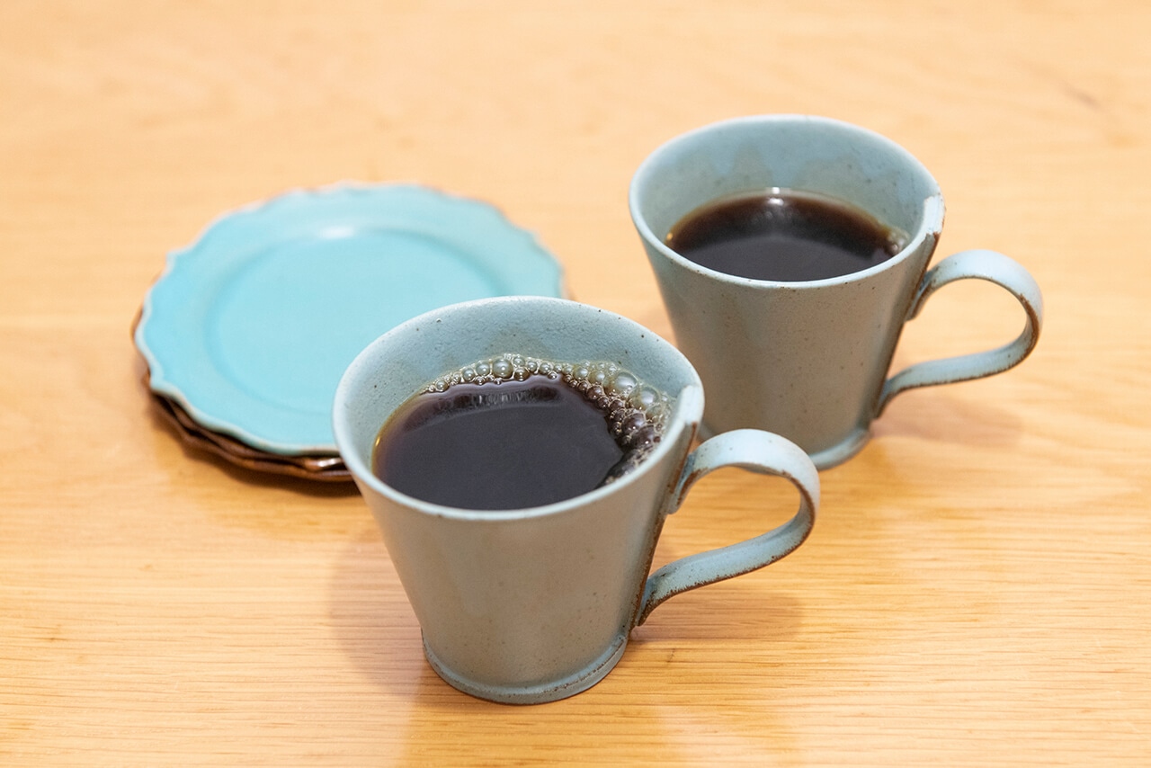 LEEキャラクター上杉明子さん「コーヒーを飲むときも、笠間焼のコーヒーカップで。」