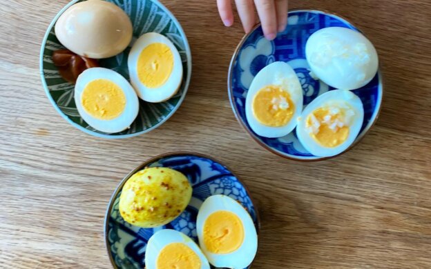 写真：堤 人美さんの「梅めんつゆ味玉」、今井 亮さんの「塩ねぎごま油味玉」、今井真実さんの「ゆで卵のアチャール」、いろんな味玉3種