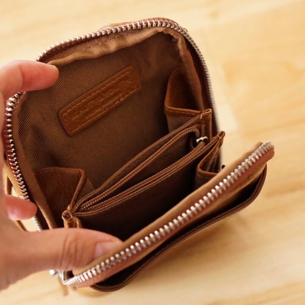 マイ財布は用途別でこの３つ。 | LEE