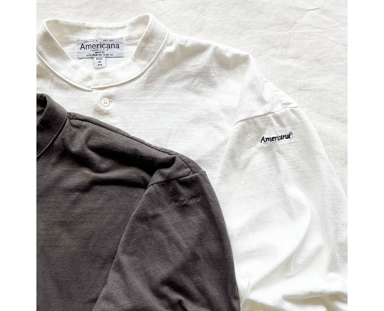 LEE別注アメリカーナの「天竺ヘンリーネックシャツ」（各）￥13200 カラー：ホワイト、チャコール　サイズ：フリー