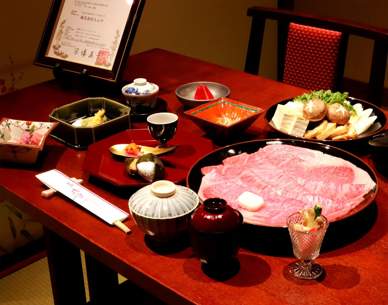写真：浅草すき焼き店「ちんや」のコース料理