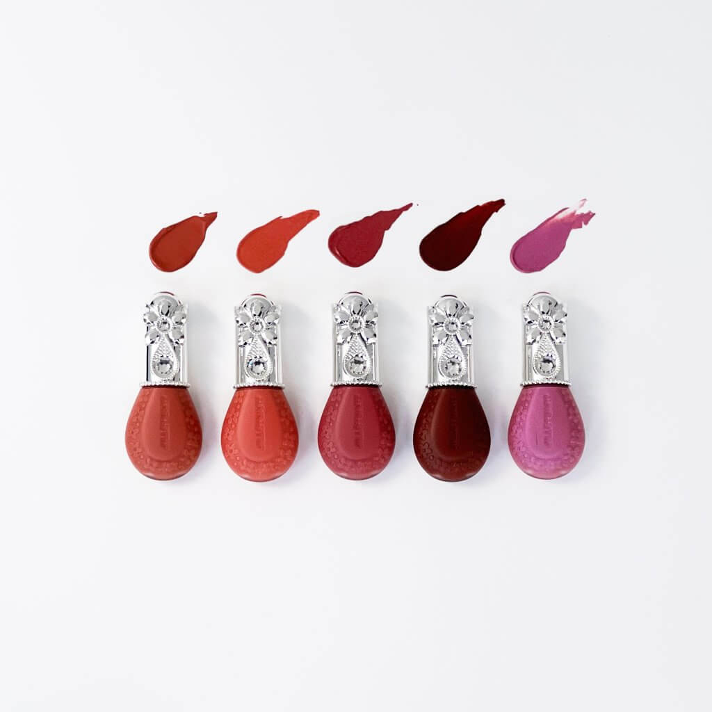 写真左から、03 sunset drop（コーラルベージュ）、04 peach humming（ピーチコーラル）、07 silky mood（モーヴピンク）、08 cassis bubbles（ブラウンレッド）、102 twinkle dream（ラベンダー）