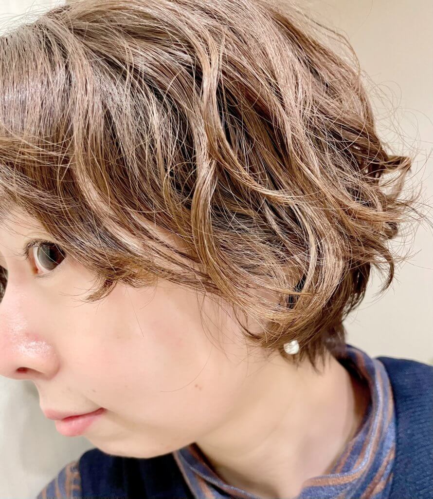 30代春ショート おneoなパーマヘアでイメチェン Lee