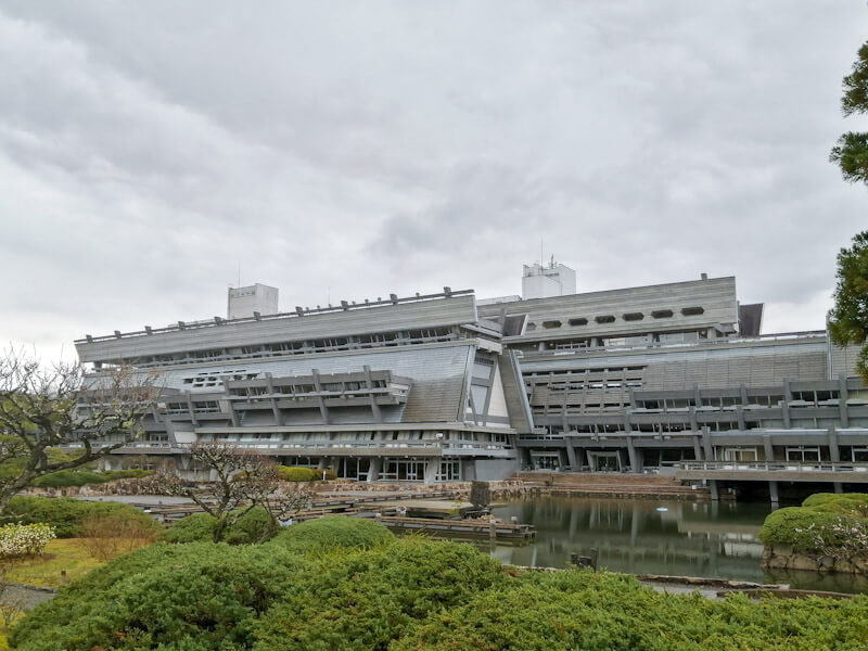 国立京都国際会館 さくらの散歩道へ | LEE