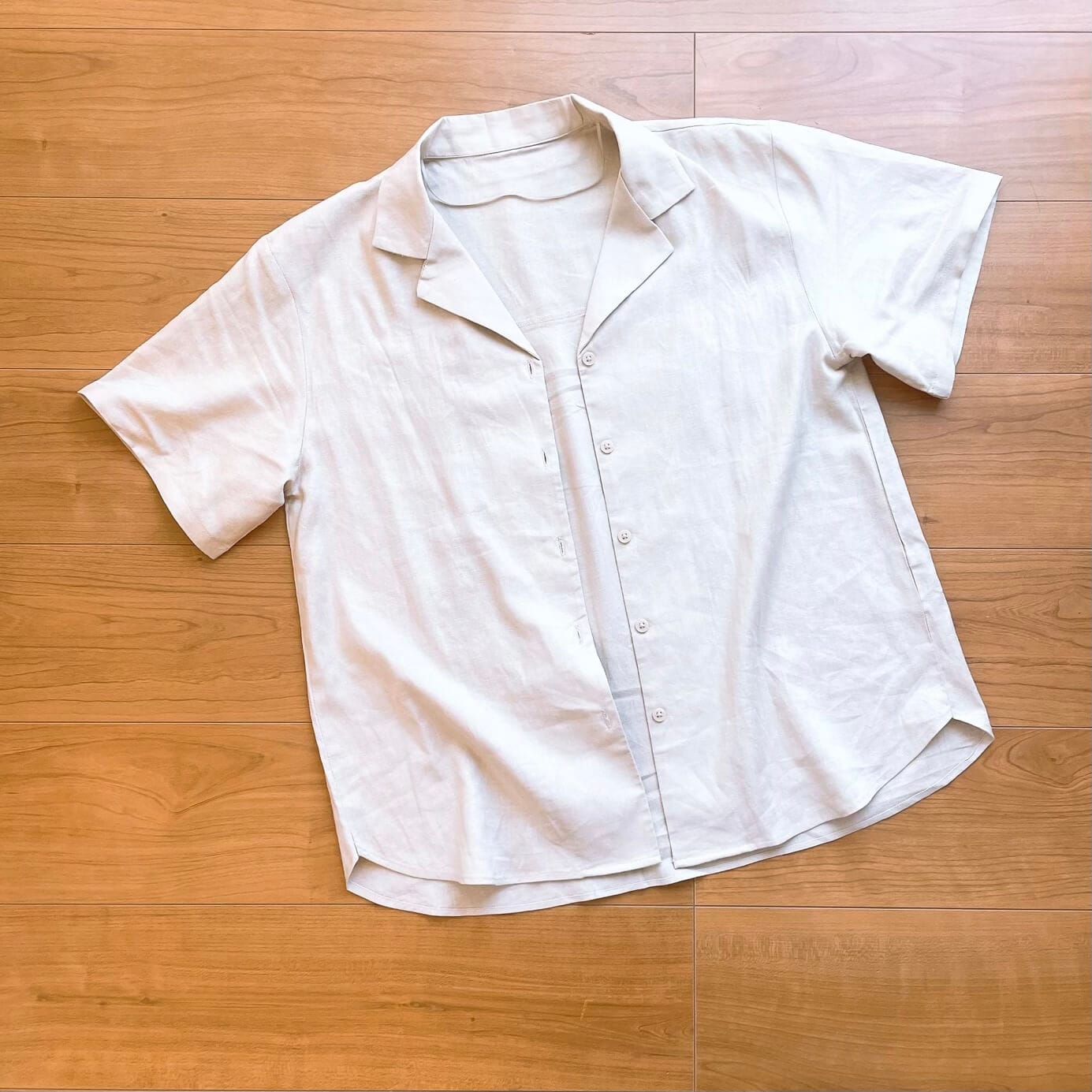 GU】リネンブレンドシャツが夏の体型カバーにお役立ち | LEE